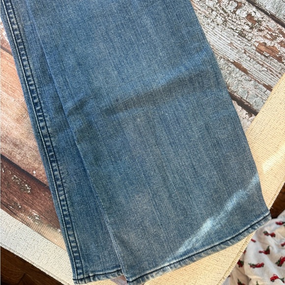 Refuge  Blue Jeans - Picture 2 of 7